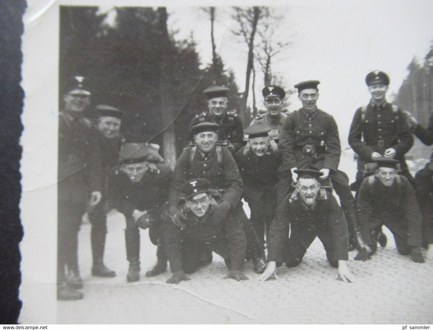 Echtfoto Um 1940 Soldaten Der Wehrmacht In Uniform / Verschiedene Dienstgrade / Gruppenfoto - War, Military