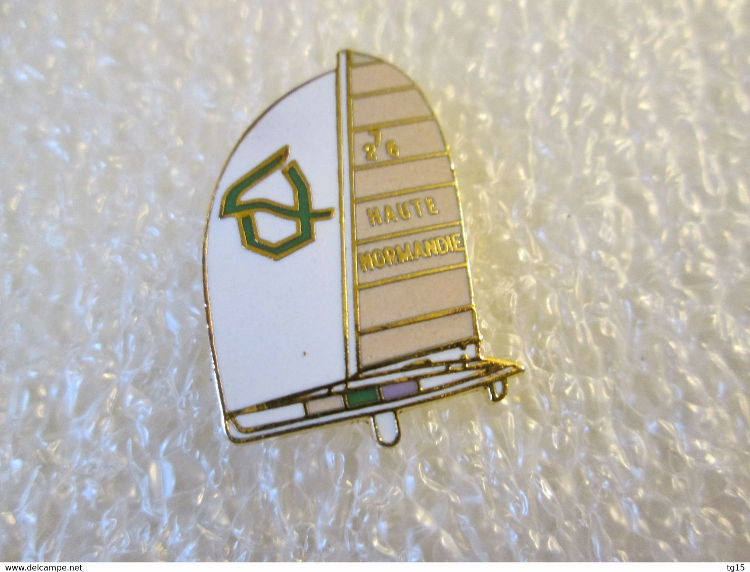 TOP  PIN'S    BATEAU  VOILIER  HAUTE NORMANDIE   Email Grand Feu - Boats