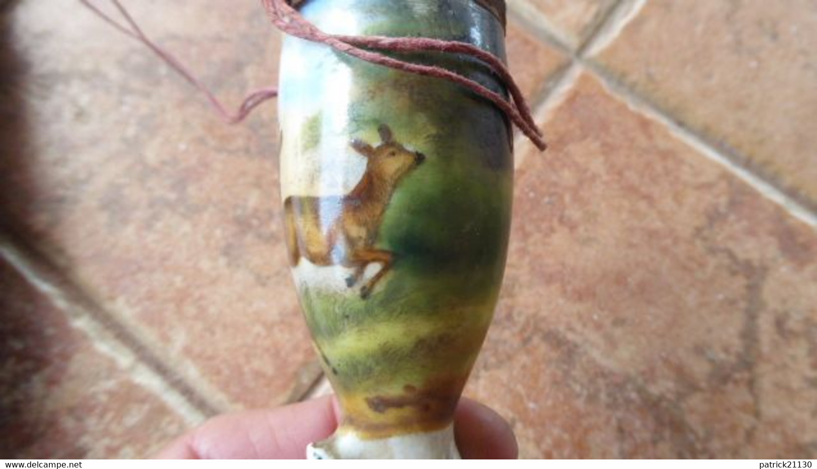 Pipe bavaroise en porcelaine allemande à décor de cerf