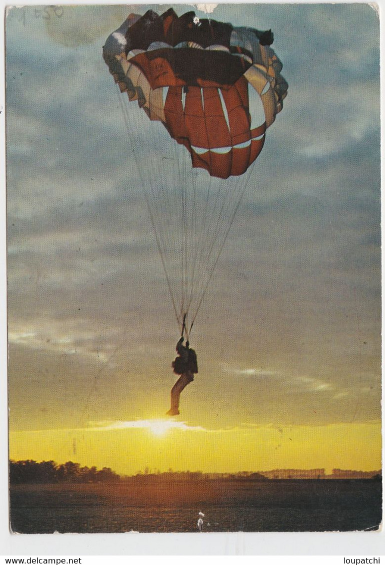 PARACHUTISME Olympic à L' Arrivée Au Sol - Paracaidismo