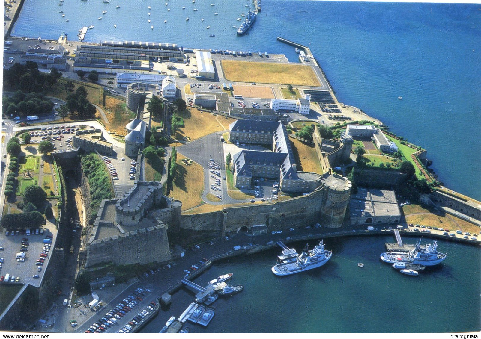 Brest - Le Château Abritant La Préfecture Et Le Musée De La Marine - Brest