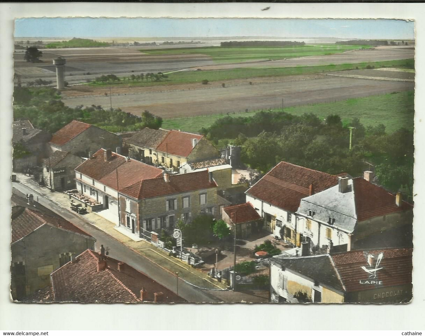 52 . JUZENNECOURT . LE GARAGE POMPE A ESSENCE AZUR  ET LA VIEILLE AUBERGE . - Juzennecourt