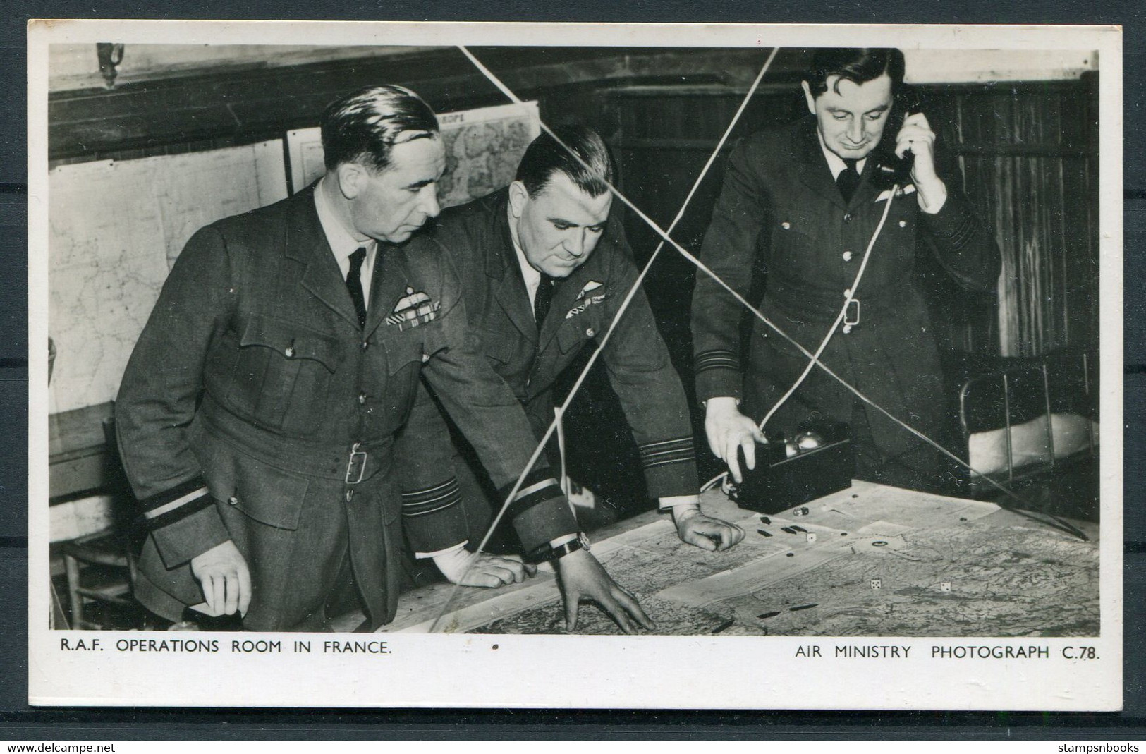 WW2 R.A.F. Operations Room In France, Air Ministry Photograph C.78 Postcard - Guerre 1939-45