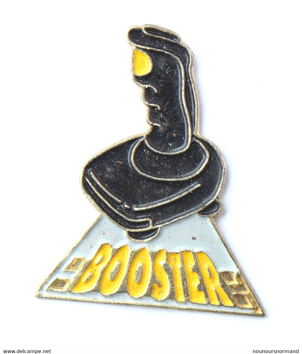Pin's BOOSTER - La Manette De Jeux Vidéo Vintage - K692 - Jeux