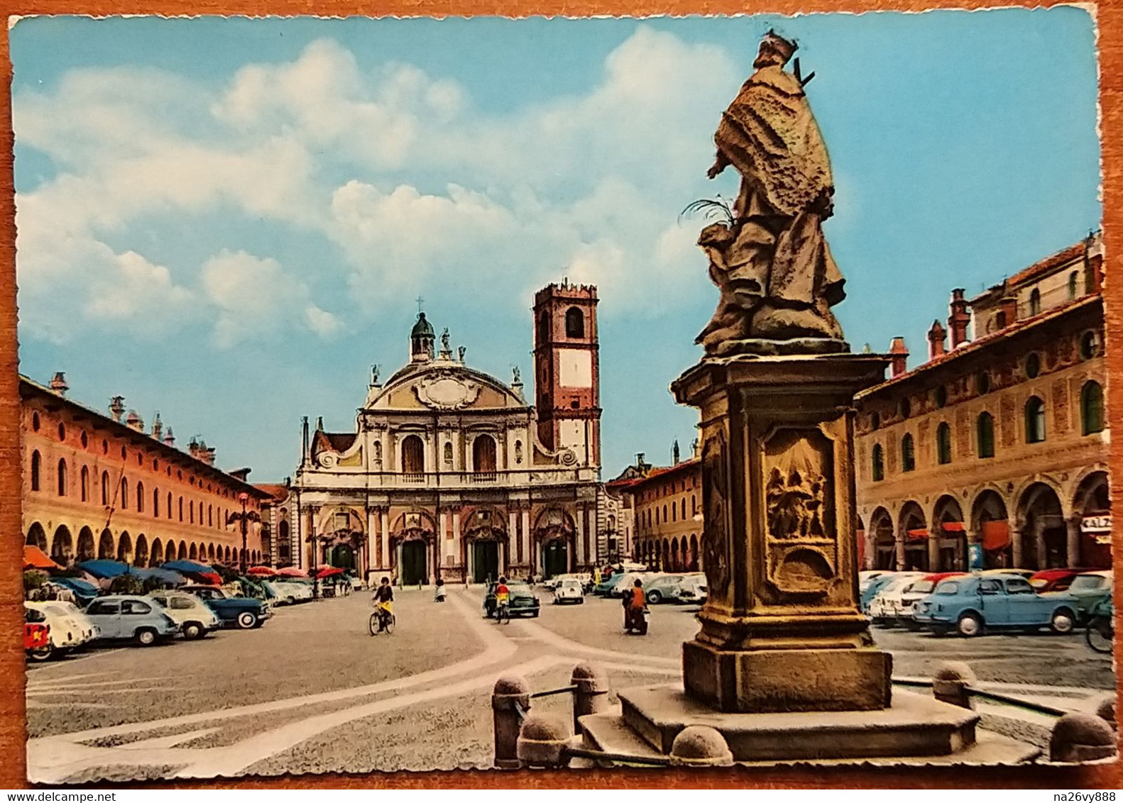 Vigevano (Pavia). Piazza Ducale. Auto, Car, Voitures. - Vigevano