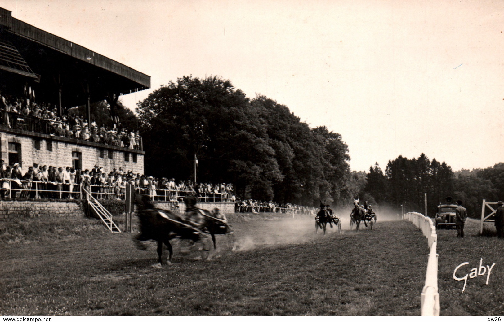 Hippisme - Bagnoles-de-l'Orne, Le Champ De Courses - Course En Trot Attelé - Carte Gaby N° 60 Non Circulée - Hippisme