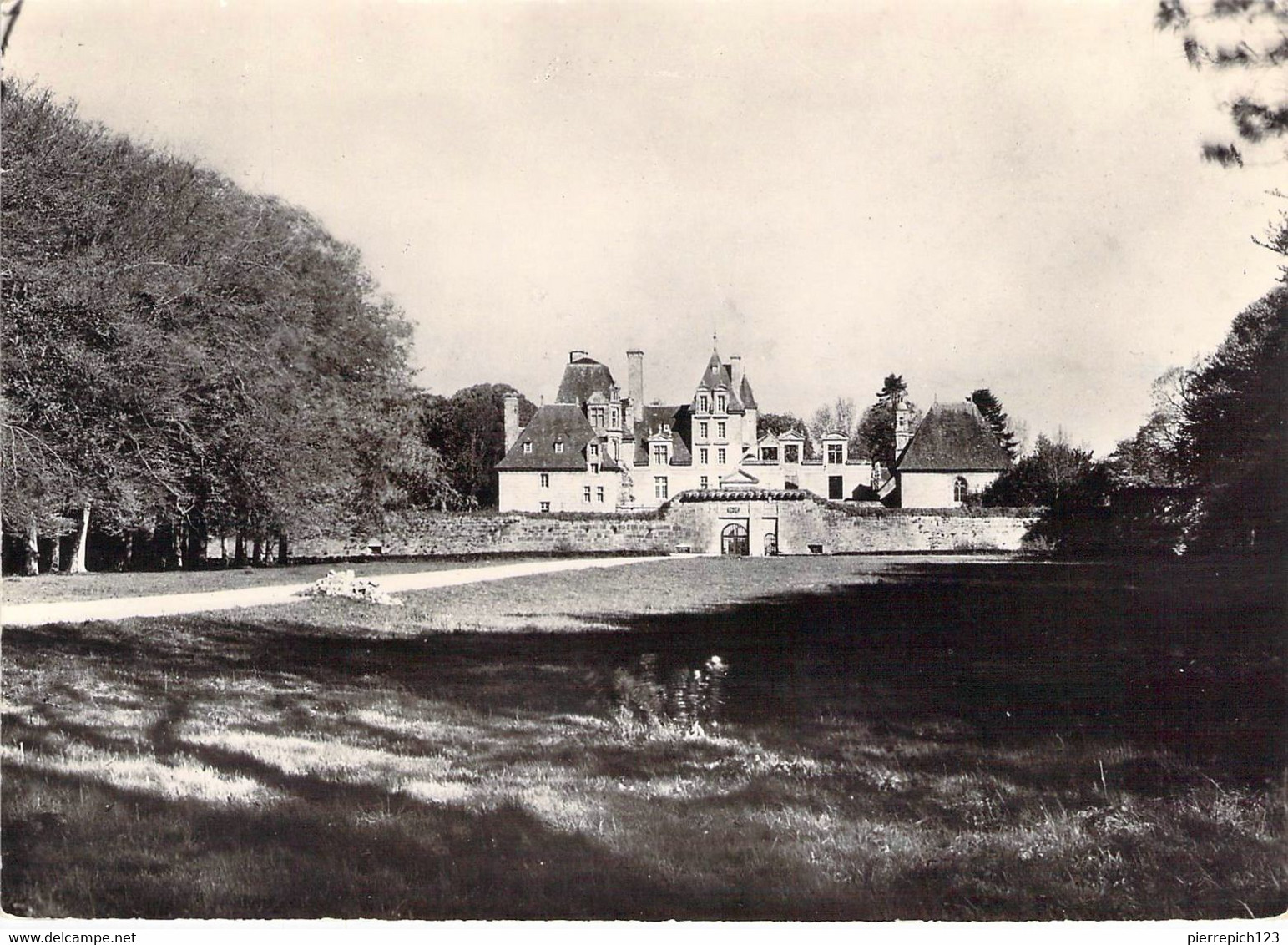 29 - Saint Vougay - Le Château De Kerjean (XVIe Siècle) - Ensemble Sud - Saint-Vougay