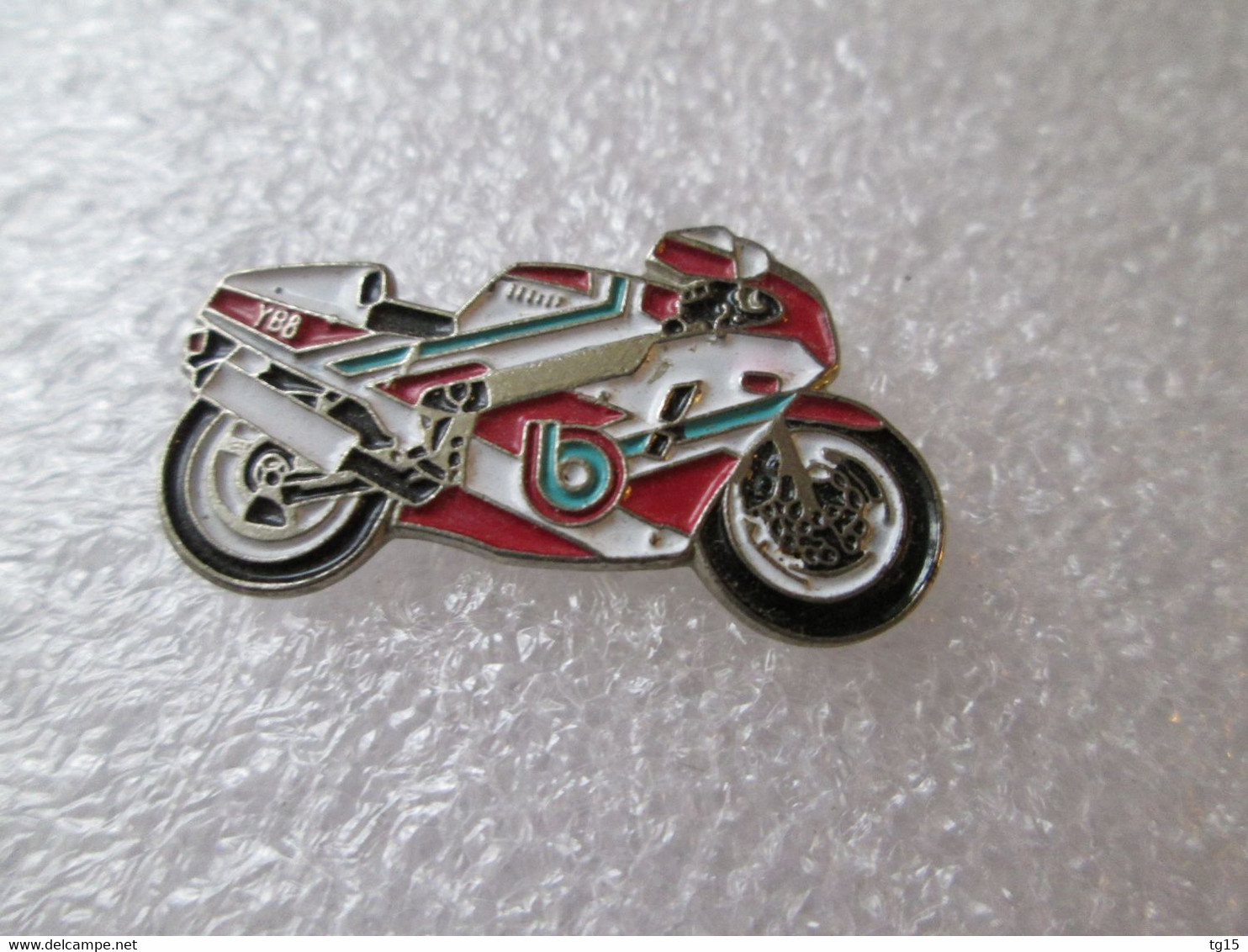 PIN'S   MOTO    BIMOTA  Y B 8 - Motorbikes