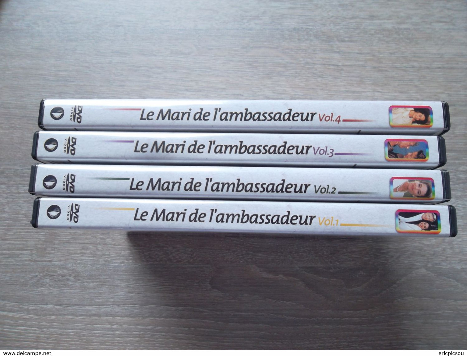 Le Mari De L'Ambassadeur - TV-Serien
