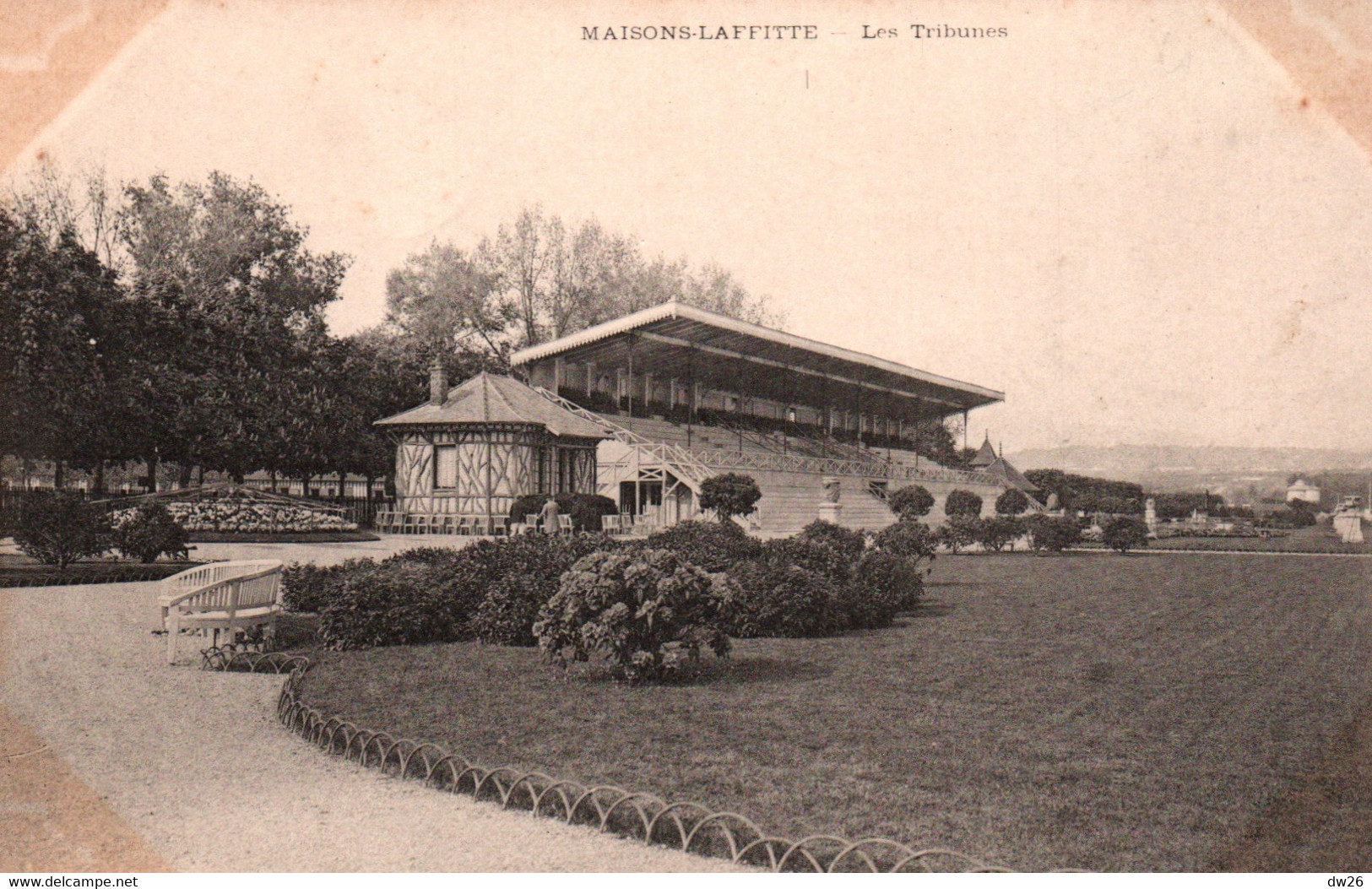 Hippisme - Maisons-Lafitte, Les Tribunes De L'Hippodrome - Carte Non Circulée - Hippisme