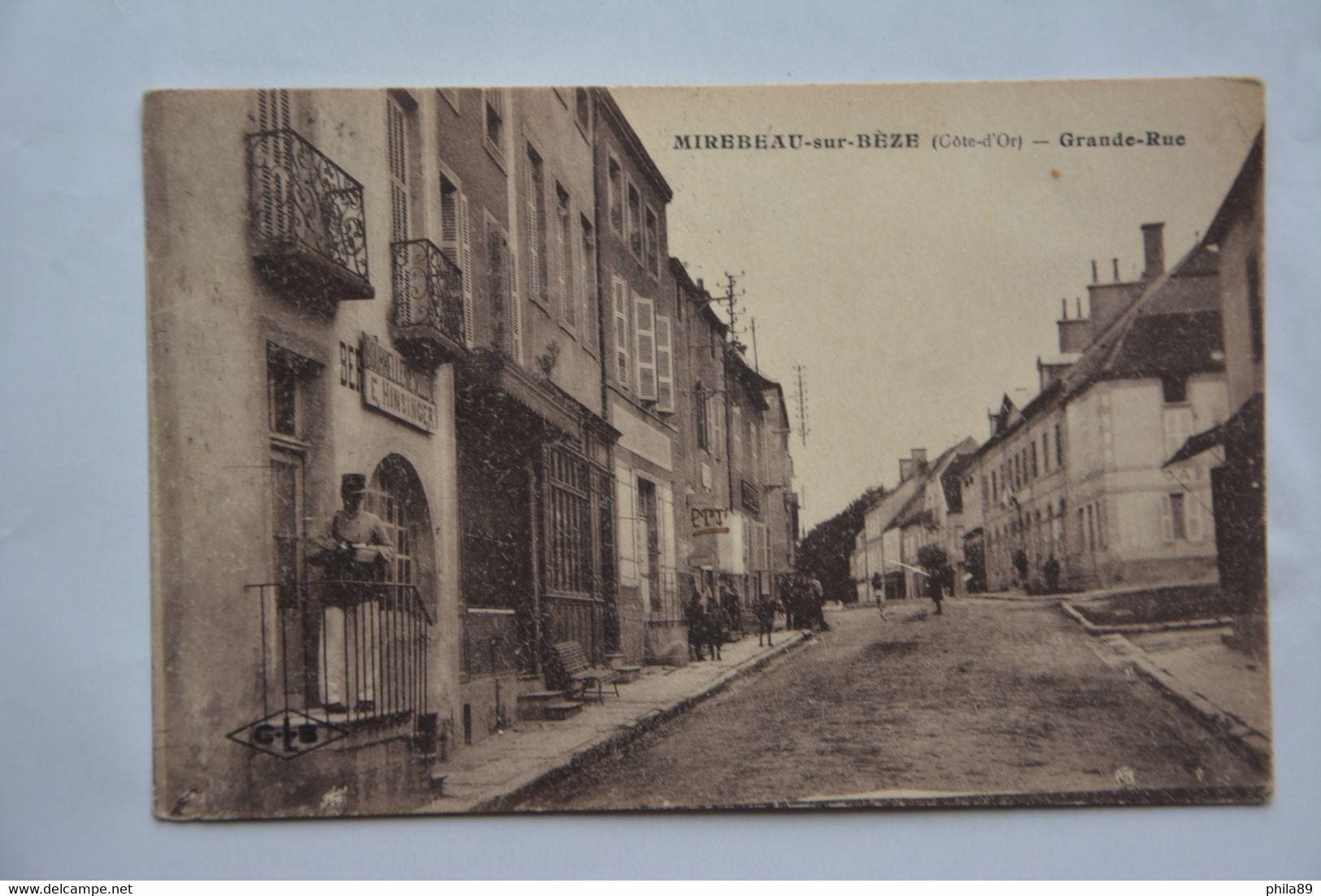 MIREBEAU-sur-BEZE-grande Rue-(facteur) - Mirebeau