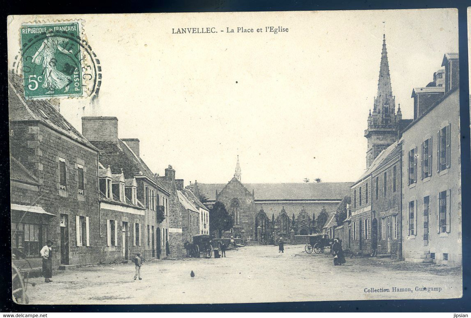 Cpa Du 22  Lanvellec La Place Et L' église    SPT21-58 - Lanvellec