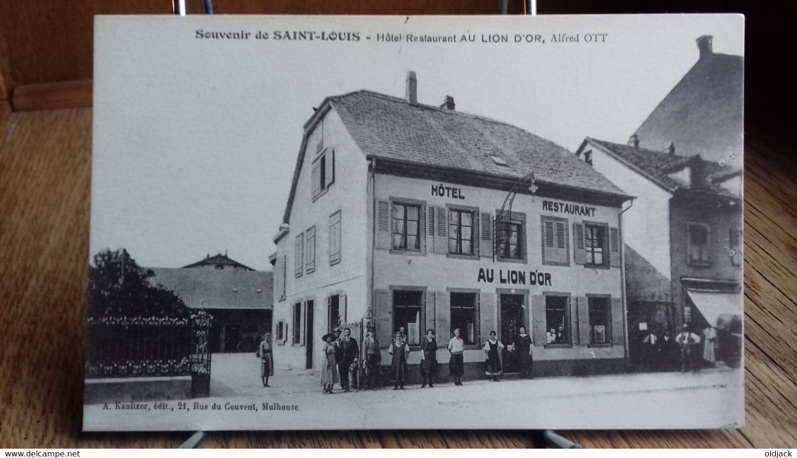 CPA. SAINT LOUIS  Hôtel Restaurant  Au Lion D'or , Alfred OTT (1923).animée,personel Devant L'hôtel (S48-21) - Saint Louis