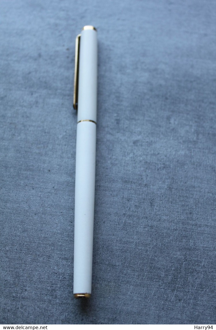 Stylo Bille Et Stylo Plume Montblanc Noblesse Avec étui - D'occasion - Stylos