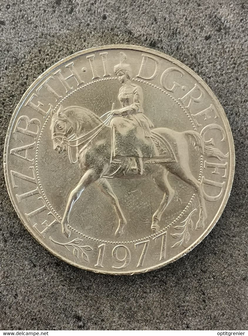 MEDAILLE JUBILE ELISABETH II 1977 - Royaux/De Noblesse