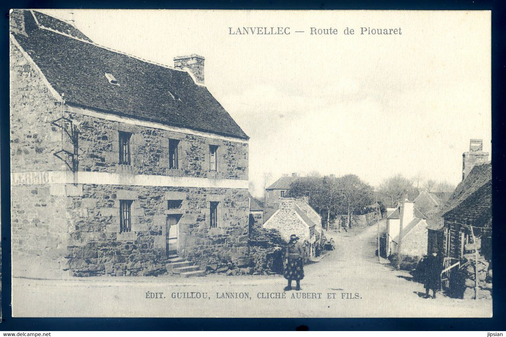 Cpa Du 22  Lanvellec , Route De Plouaret    SPT21-57 - Lanvellec