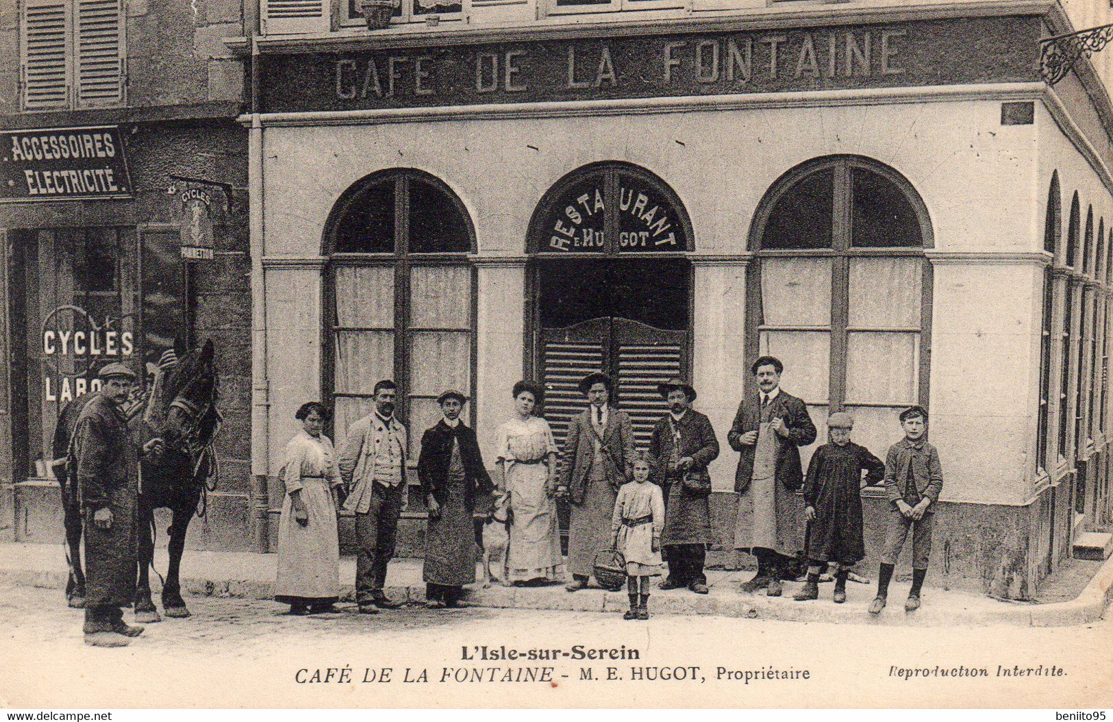 CPA De L'isle Sur SEREIN - Café De La Fontaine. - L'Isle Sur Serein