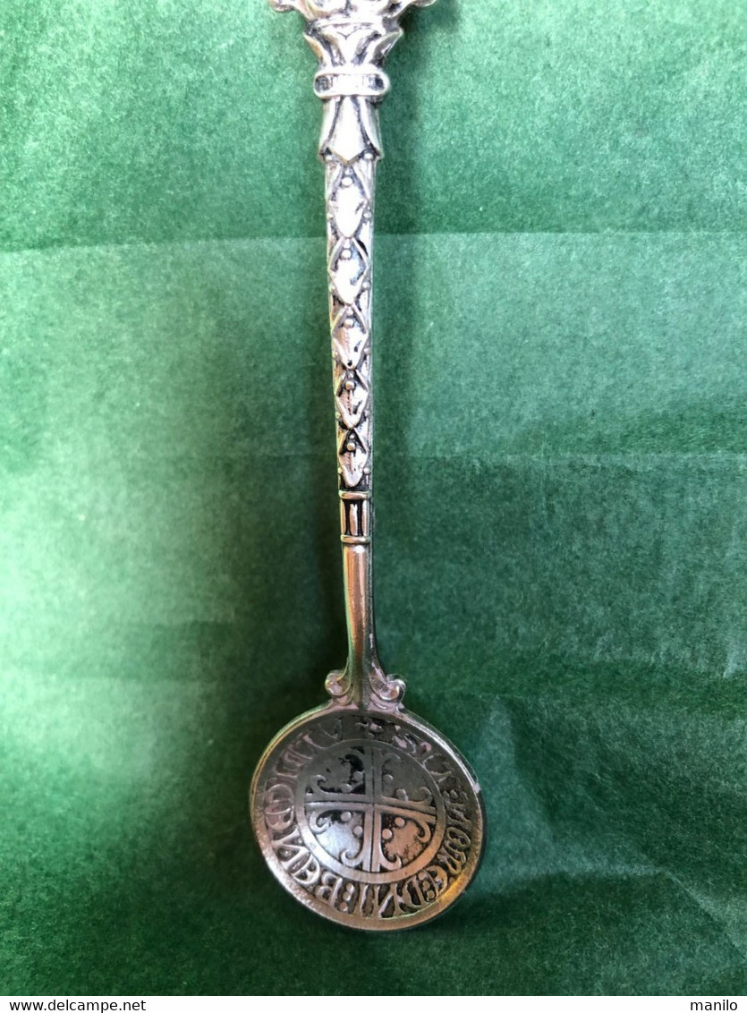 Cuillère Ancienne De Collection En Métal Argenté  Souvenir  ANDORRE, Très Ouvragée, Heaume, Armoiries, Blason 11.5 Cm - Oggetti 'Ricordo Di'