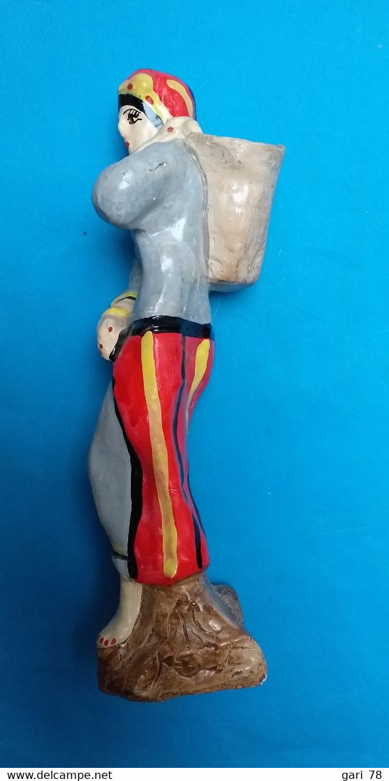 Statue De KABYLIE Hauteur 25 Cm - Autres & Non Classés