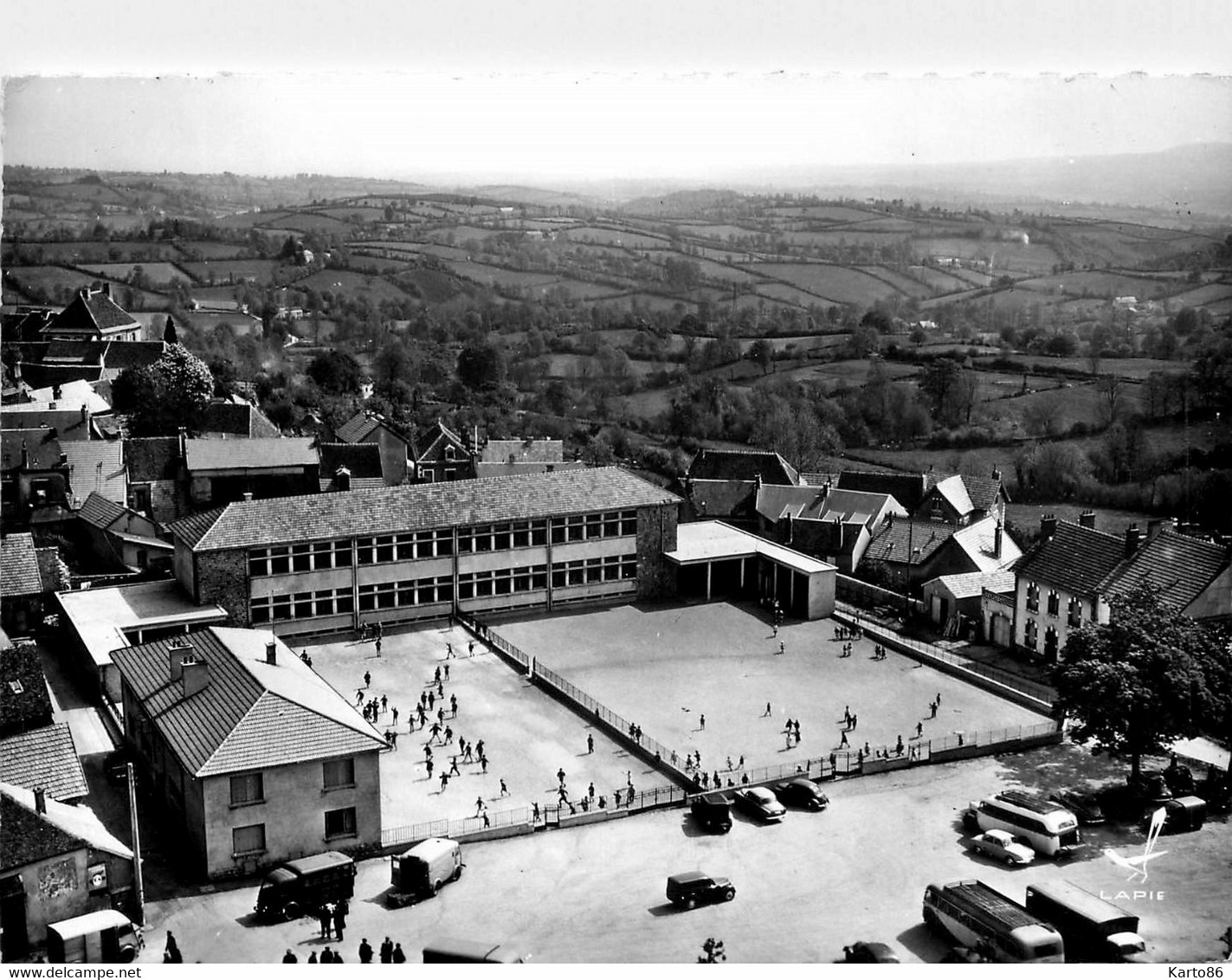 Montaigut En Combrailles * Vue Aérienne Sur Le Groupe Scolaire * école - Montaigut