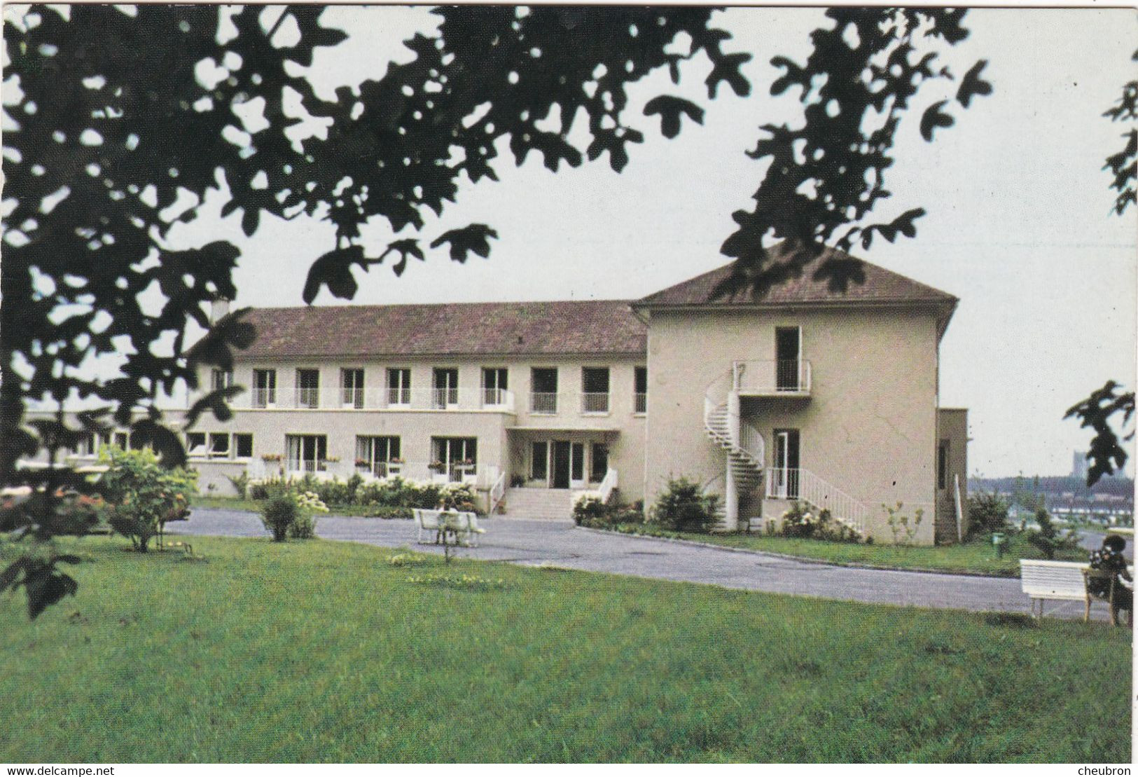 62. LONGUENESSE. CPSM. 2 CARTES SIMILAIRES.  " LA PRESQU'ILE ";  MAISON DE REPOS SPECIALISEE. ANNEE 1979 + TEXTE - Longuenesse