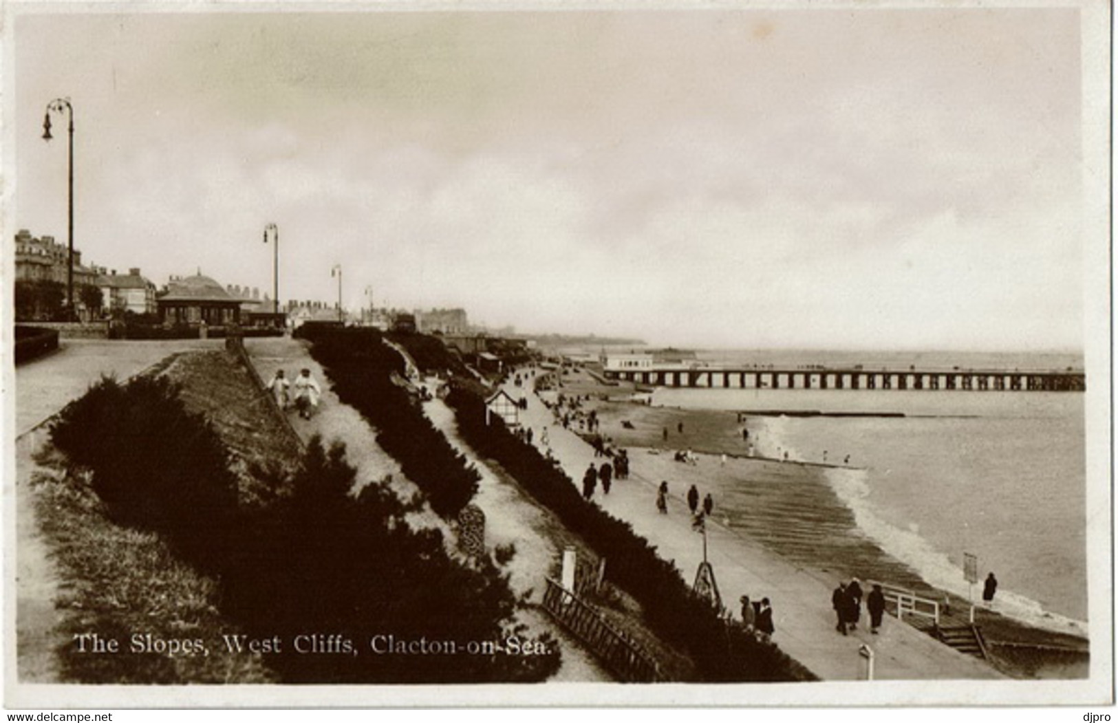 CLACTON ON SEA  The Slopes West Cliffs - Clacton On Sea