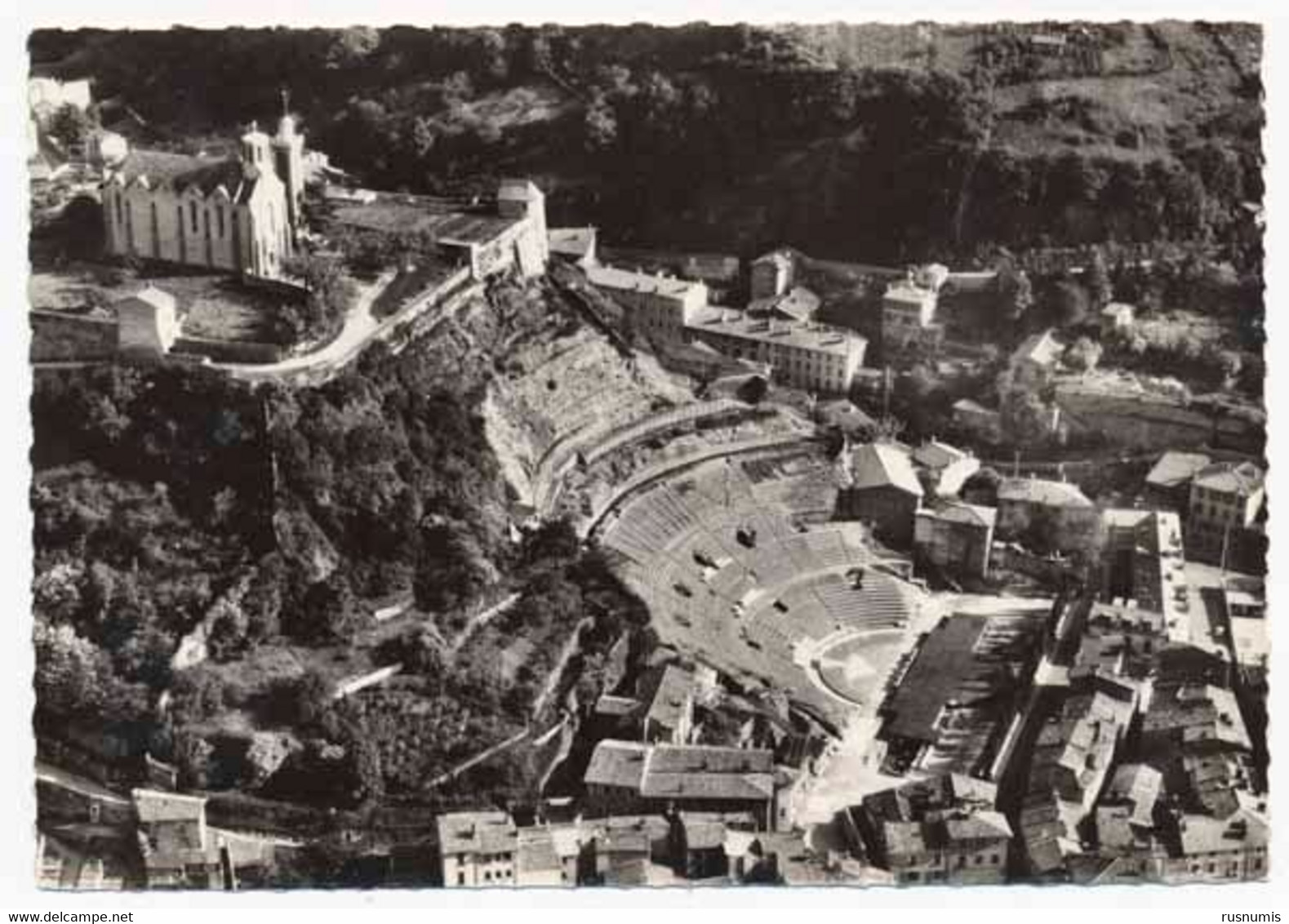 FRANCE -  [38] - VIENNE SUR LE RHONE LE THEATRE ROMAIN ET LA COLLINE DE PIPET - Vienne