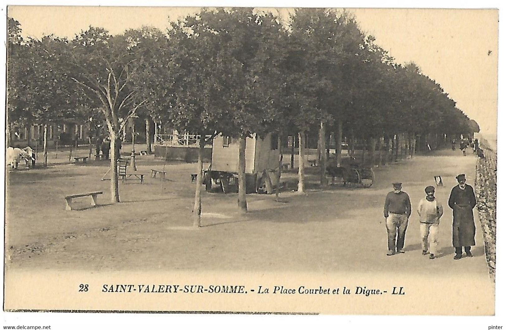 SAINT VALERY SUR SOMME - La Place Courbet Et La Digue - Saint Valery Sur Somme