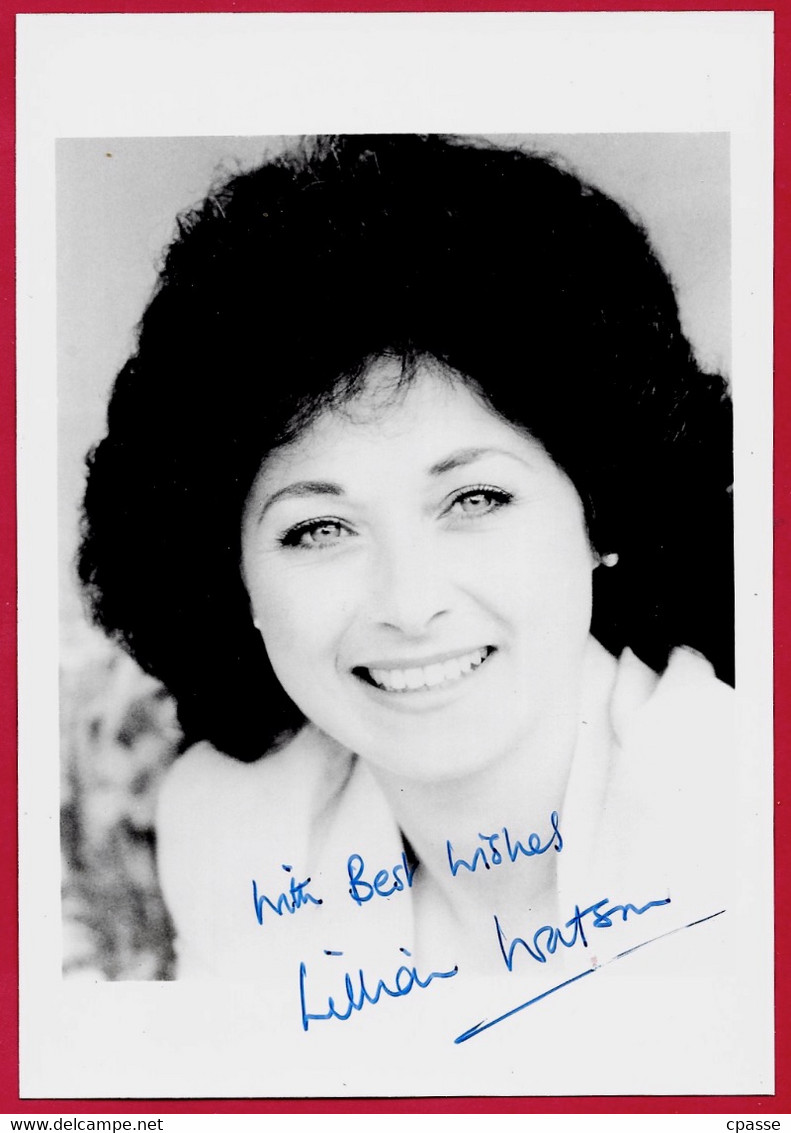 PHOTO PHOTOGRAPHIE Dédicace Autographe LILLIAN WATSON Actress Soprano OPERA (London 1947) - Autogramme