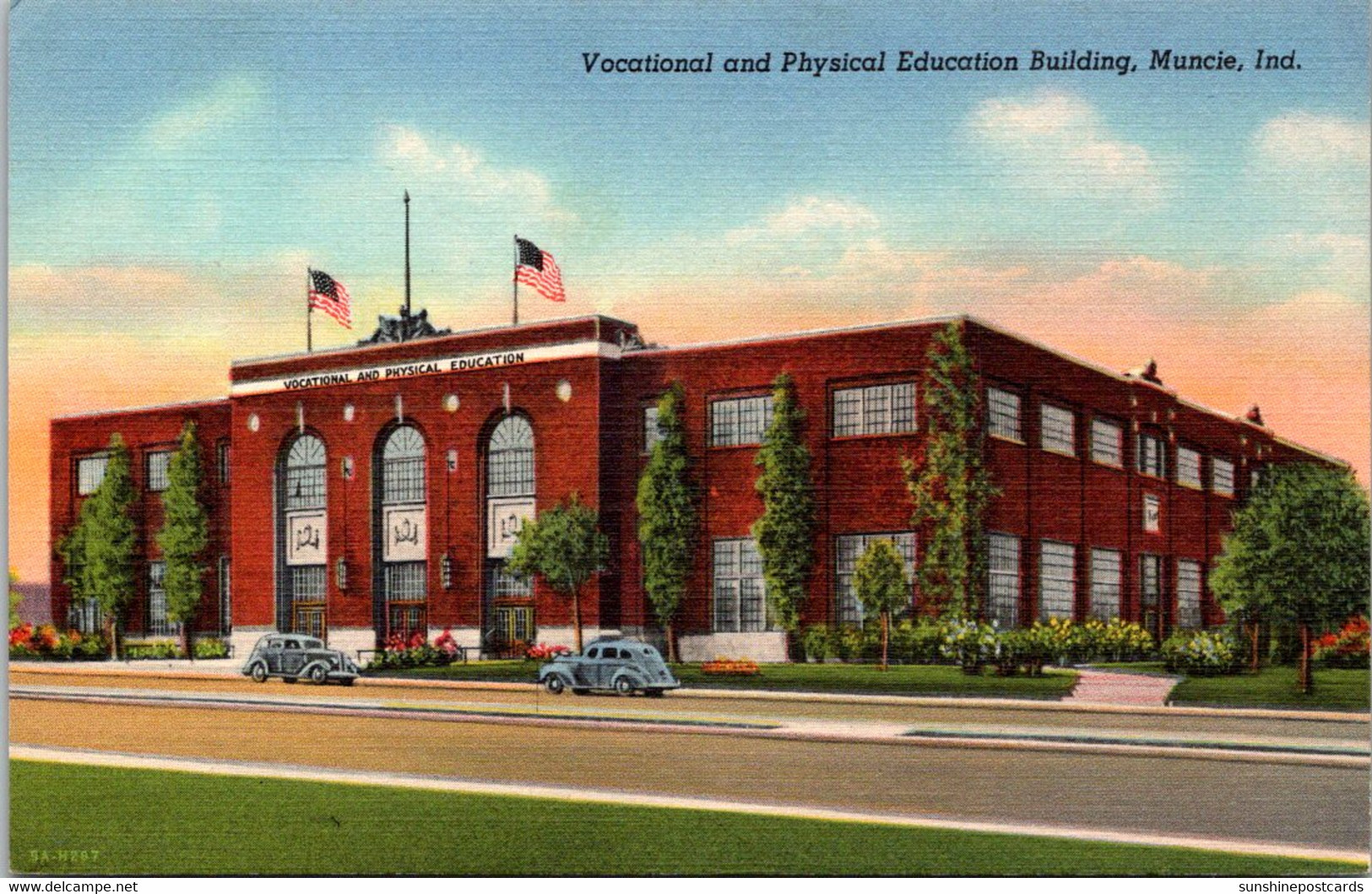 Indiana Muncie Vocational And Physical Education Building Curteich - Muncie