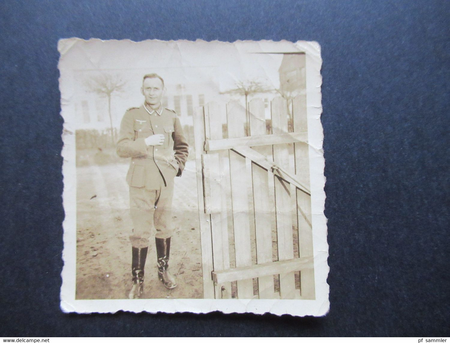 Original Foto Soldat Der Wehrmacht In Uniform Foto Haus Kasper Seifhennersdorf - War, Military