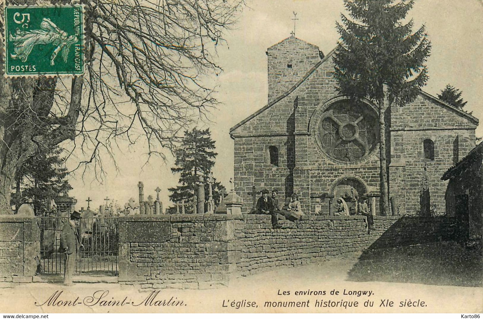 Mont St Martin * L'église Et Le Cimetière Du Village * Enfants Et Villageois - Mont Saint Martin