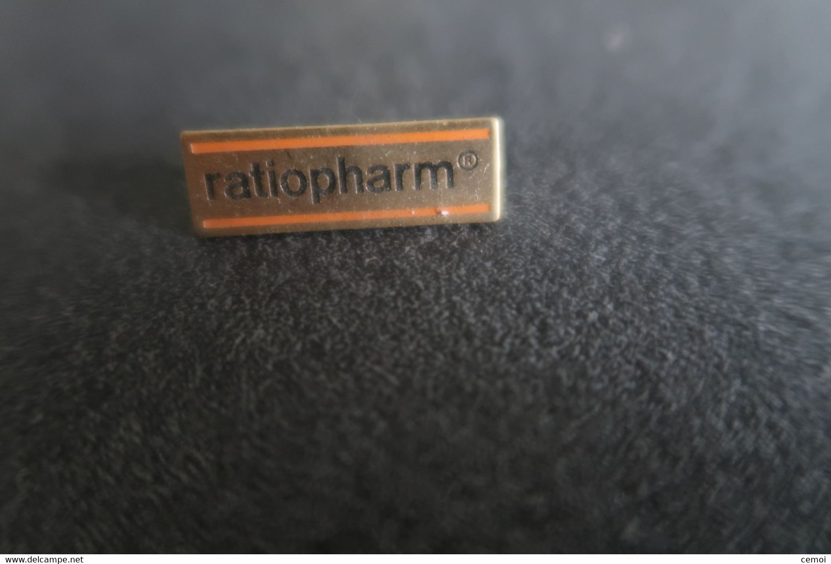 Pin's Laboratoire Pharmaceutique RATIOPHARM - Médical