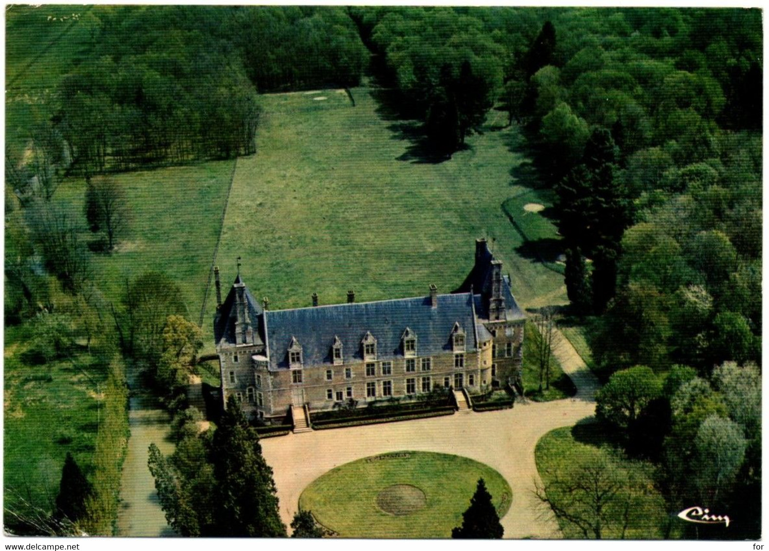 Nièvre : SAINT AMAND EN PUISAYE : Vue Aérienne - Le Château  : Grand Format - Saint-Amand-en-Puisaye