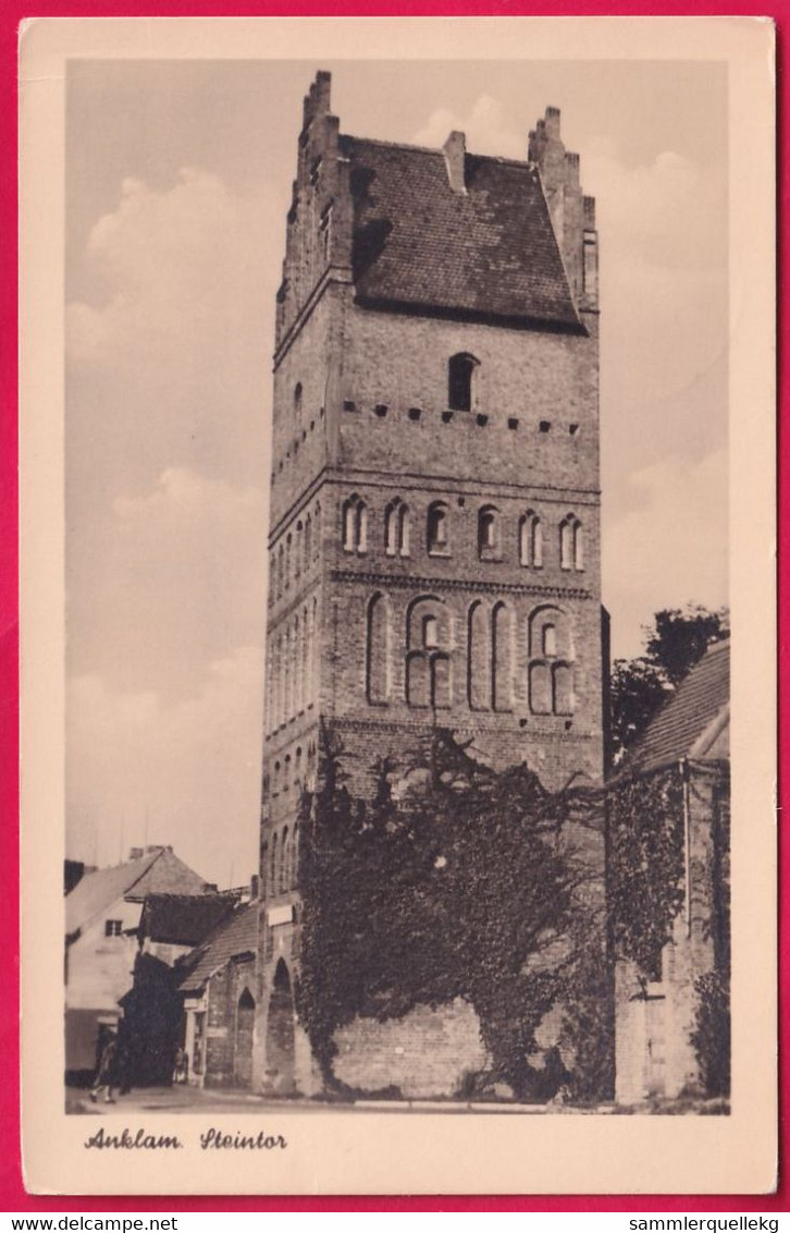 AK: Echtfoto - Anklam - Steintor, Gelaufen 5. 11. 1955 (Nr. 520) - Anklam