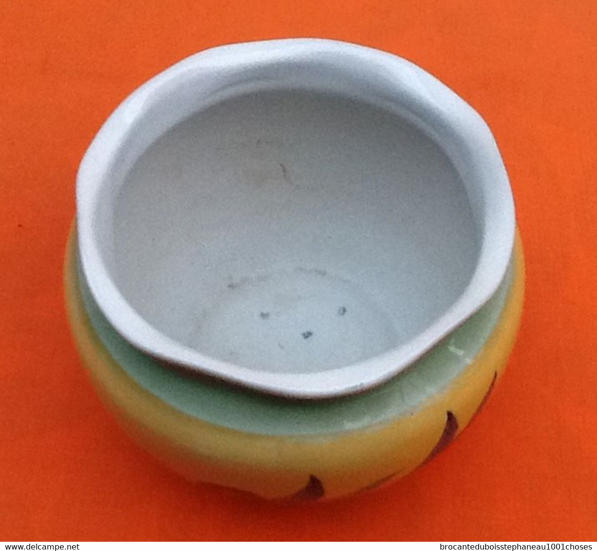 Pot Décoratif  / Cache-pot Céramique Vernissée Sur Fond Jaune Décor Olives - Autres & Non Classés