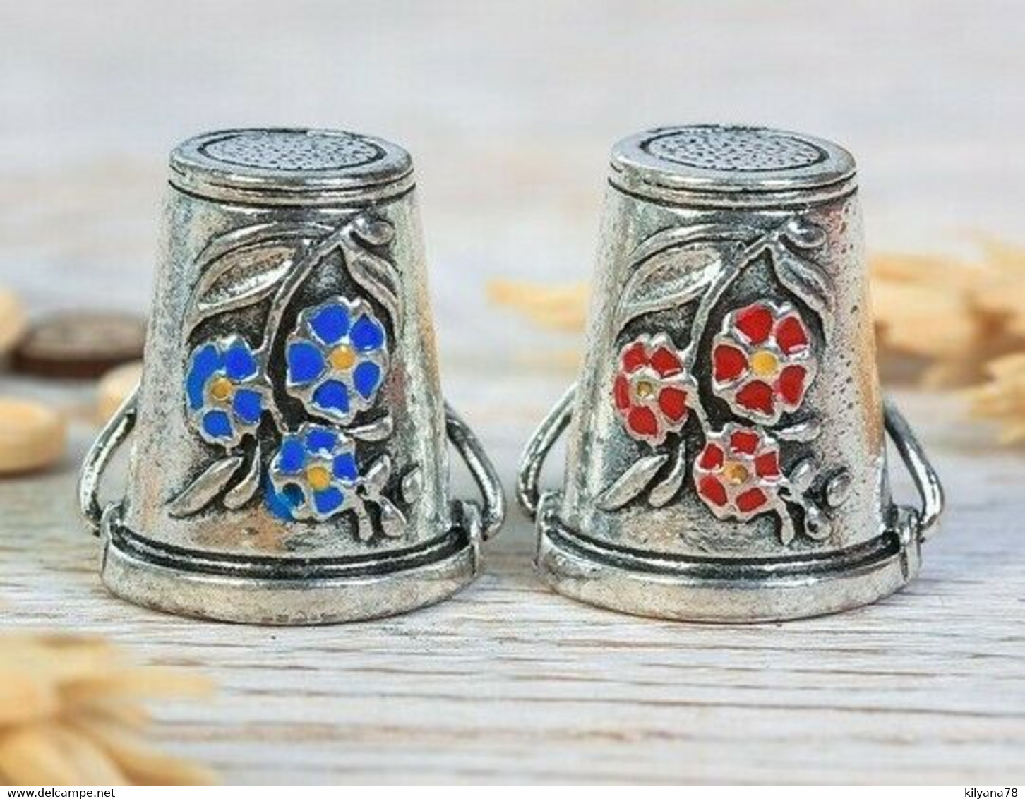 Thimbles TWO BUCKET Flowers Ethnic Solid Brass Metal Russian Souvenir Collection - Thimbles