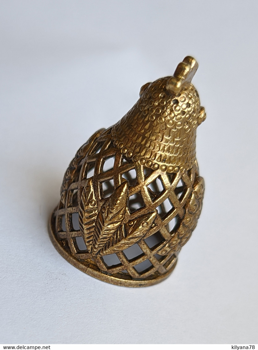 Thimble CHICKEN BIRD hen Openwork Solid Brass Metal Russian Style Souvenir Collection