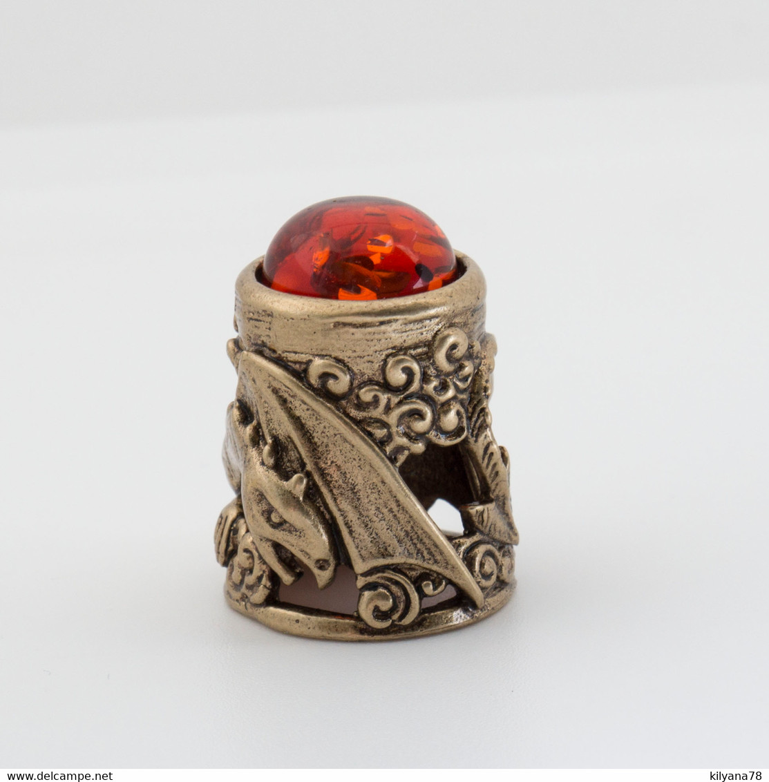 Thimble DRAGON WING W/ BALTIC AMBER Open Work Solid Brass Metal Russian Souvenir - Dés à Coudre