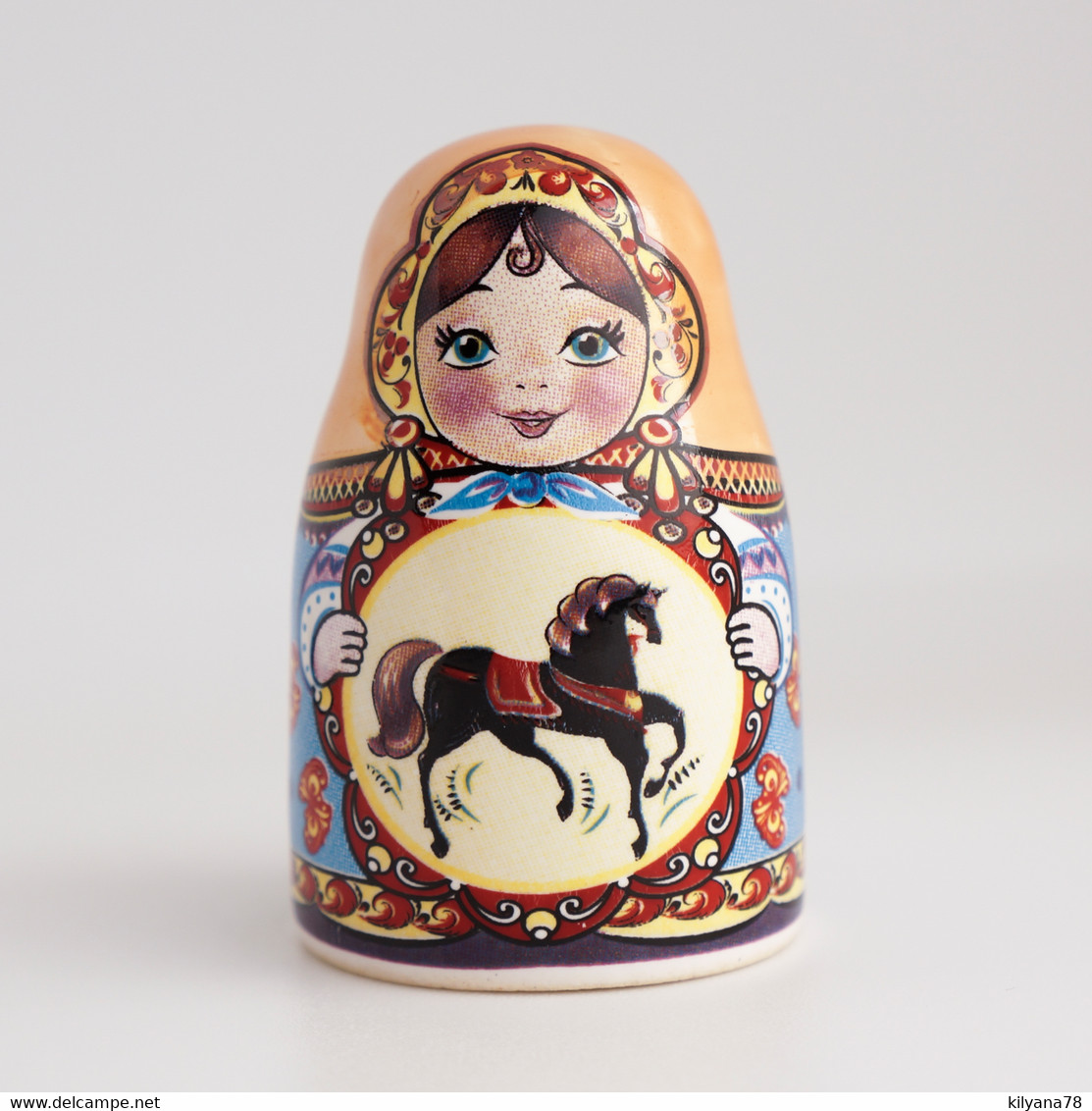 Thimble Big MATRYOSHKA DOLL Horse Nesting Porcelain Russian Ethnic Souvenir - Dés à Coudre