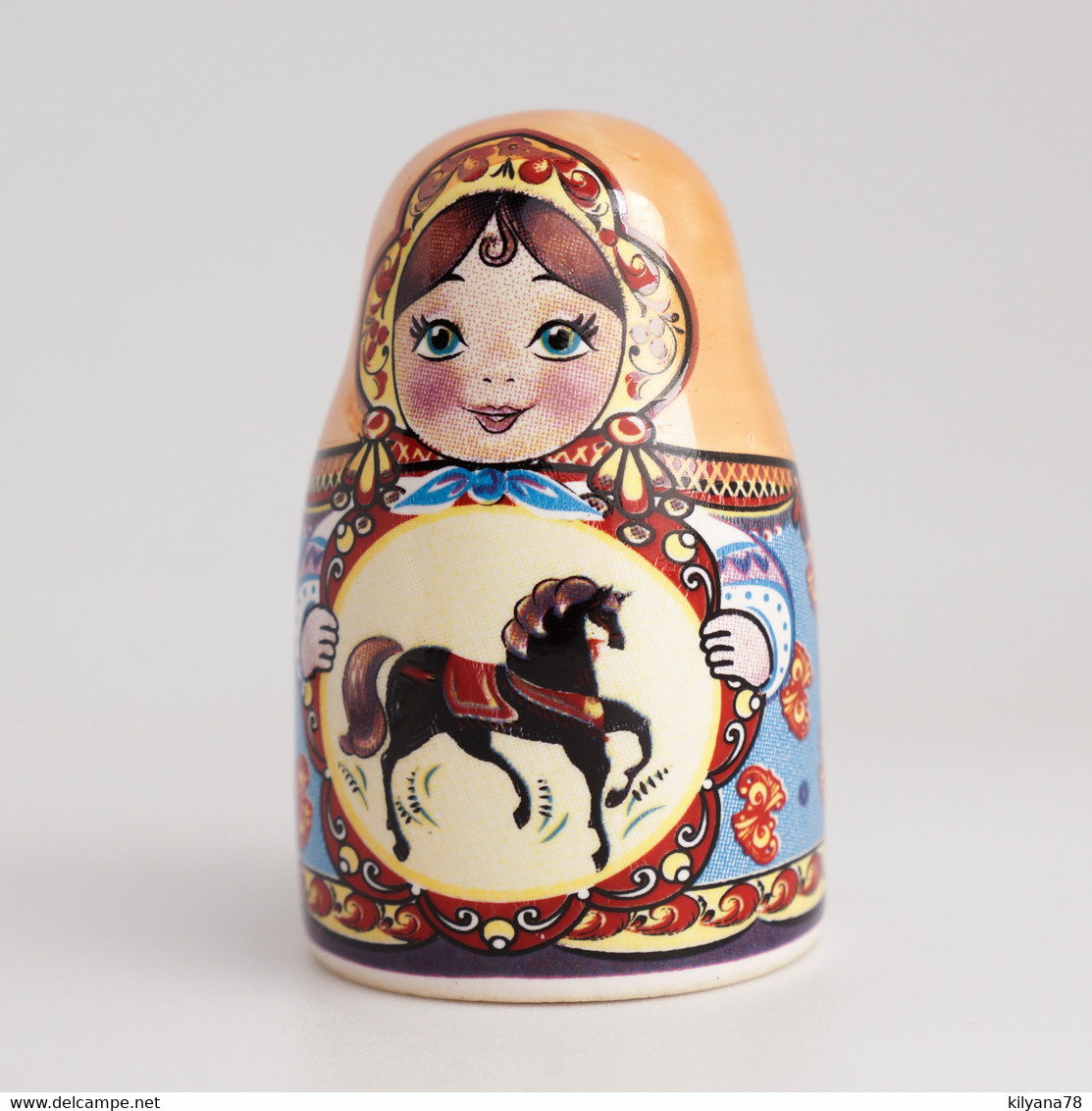 Thimble Big MATRYOSHKA DOLL Horse Nesting Porcelain Russian Ethnic Souvenir - Dés à Coudre