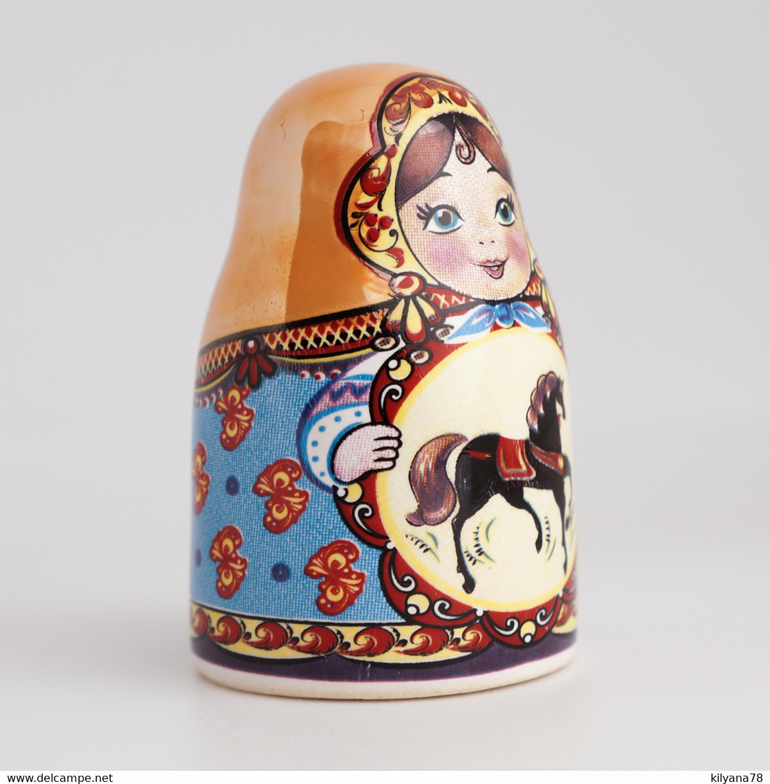 Thimble Big MATRYOSHKA DOLL Horse Nesting Porcelain Russian Ethnic Souvenir - Dés à Coudre