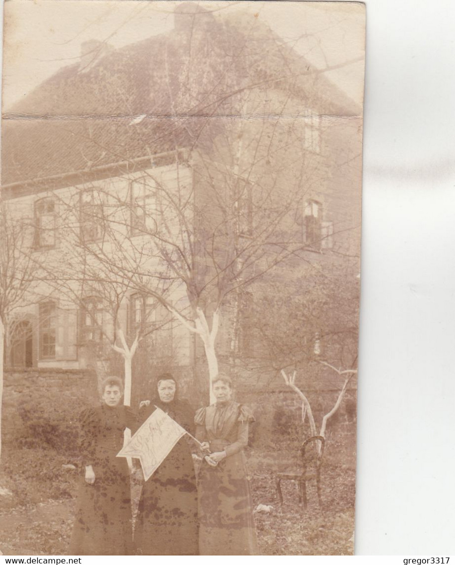 A4102) LEHRTE - Sehr Alte FOTO AK - 3 Frauen Mit FAHNE Mit Glückwünschen Auf Fahne - Vor Altem HAUS - Lehrte