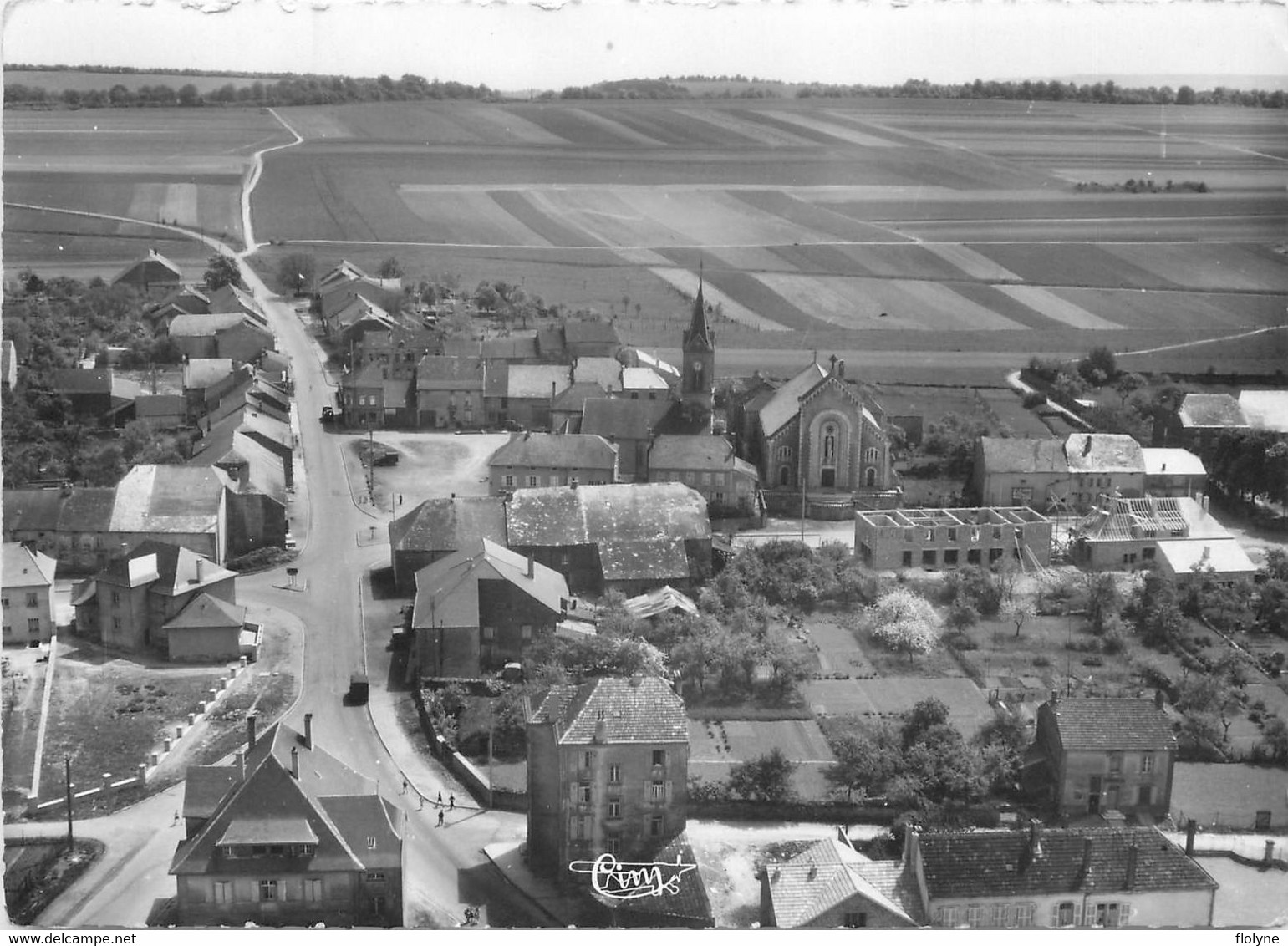 Angevillers - Vue Aérienne Sur Le Centre Du Village Et L'église - Autres & Non Classés