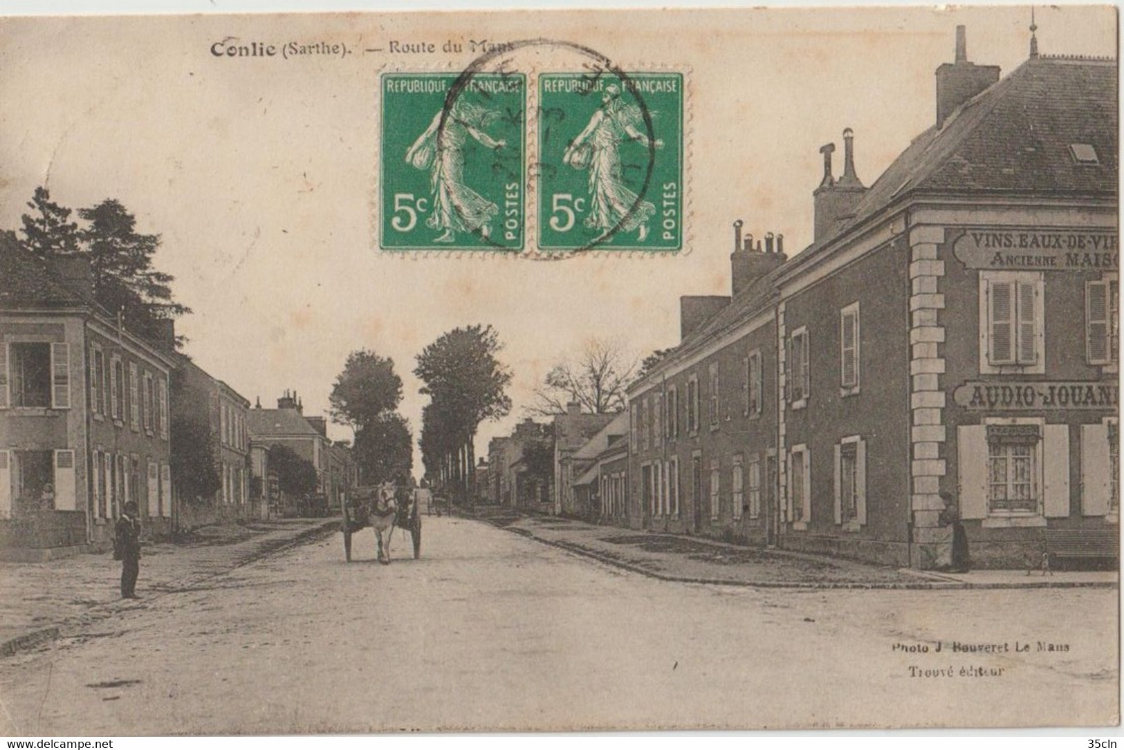 CONLIE ( Sarthe ) - Route Du Mans. Attelage Au Centre. - Conlie
