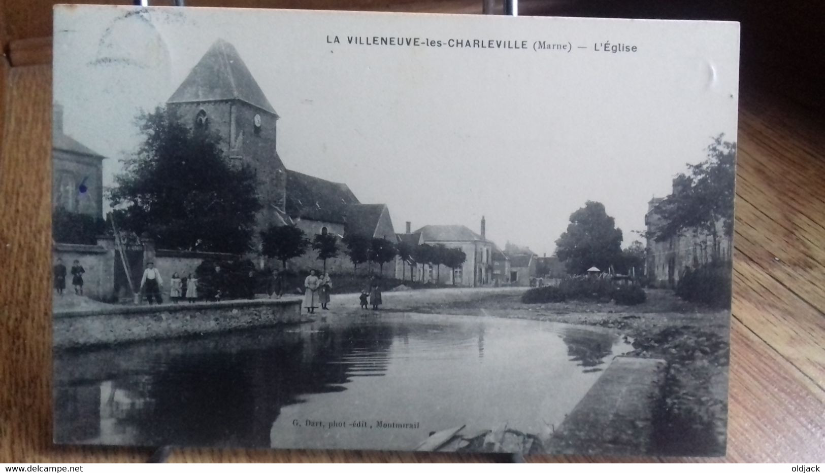 CPA  .La Villeneuve Lés Charleville  - L'église .(1911)..animée ,..(S48-21)(2) - Altri & Non Classificati