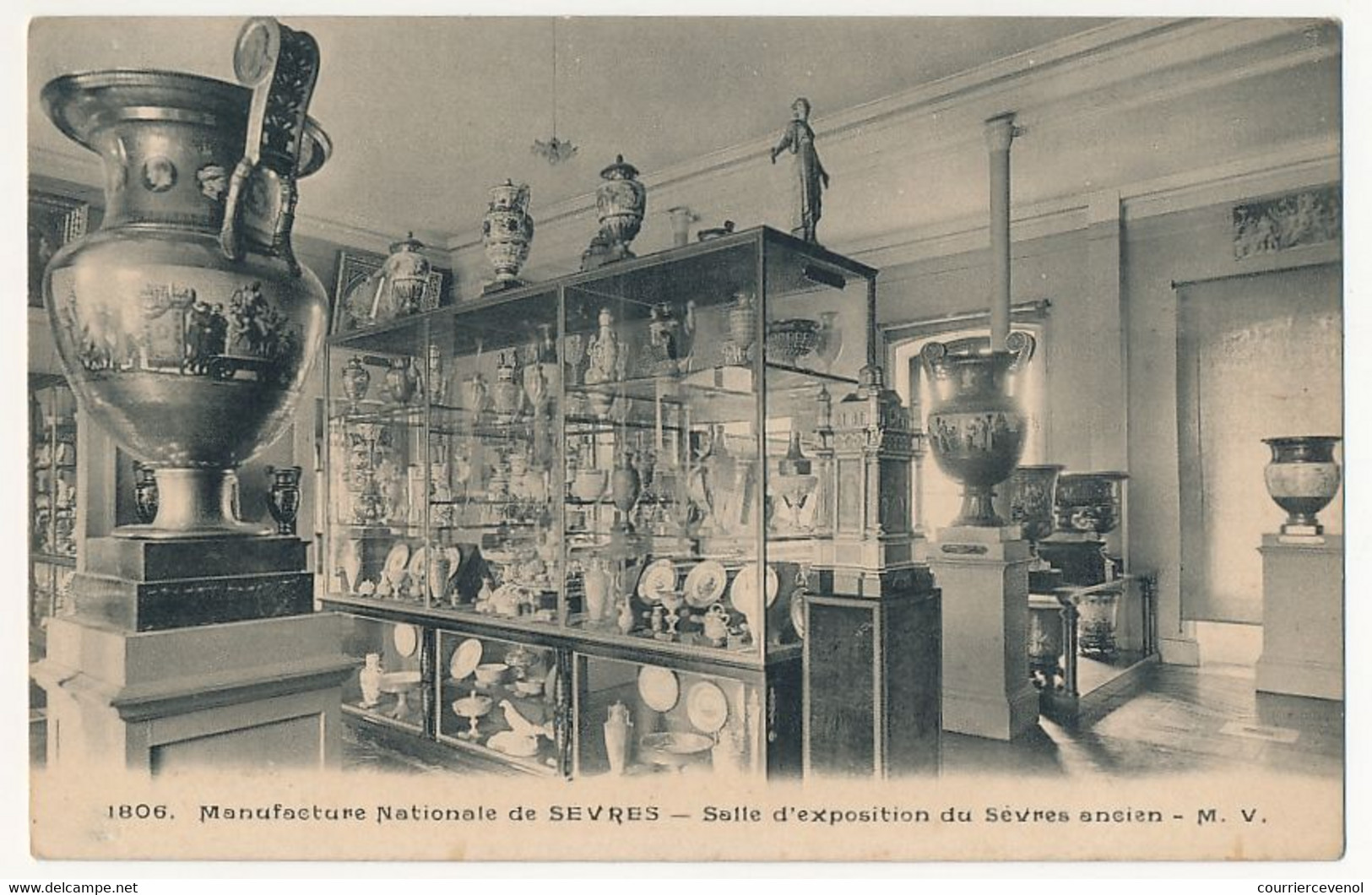 CPA - SEVRES (Seine Et Oise) - Manufacture De Sèvres - Salle D'exposition Du Sèvres Ancien - Sevres