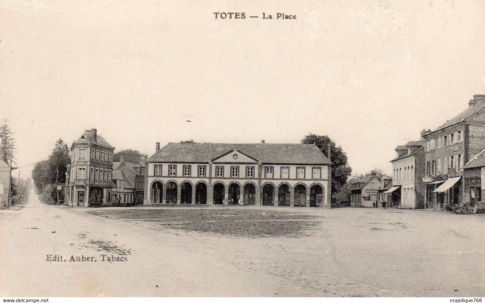 Cpa De Tôtes - La Place - - Totes