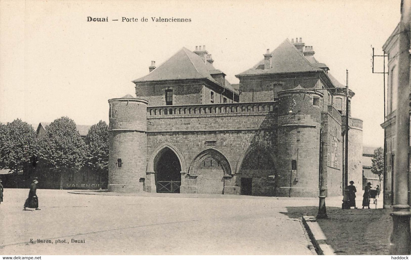 DOUAI : PORTE DE VALENCIENNES - Douai