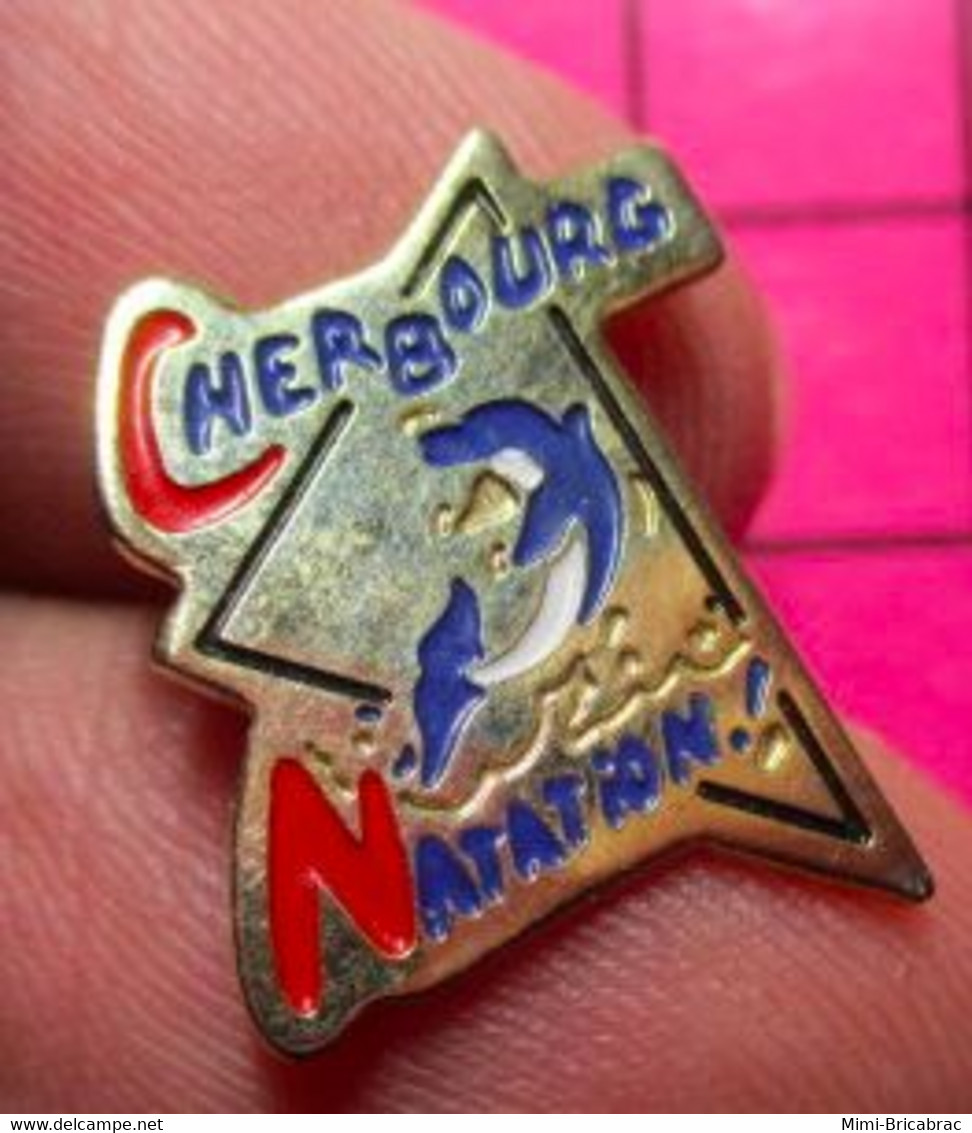 813G Pin's Pins / Beau Et Rare / THEME : SPORTS / CLUB NATATION CHERBOURG DAUPHIN - Natation